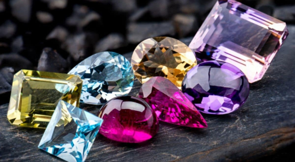 Gemstone Cuts and Shapes: A Guide to Choosing the Perfect Sparkle
